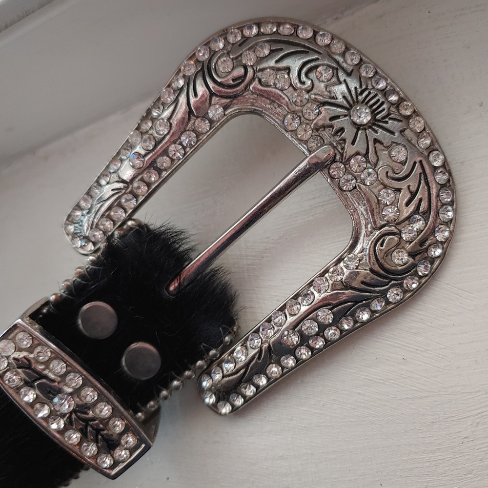 b.b. simon Black Leather Cowhide Belt 41 1/2"